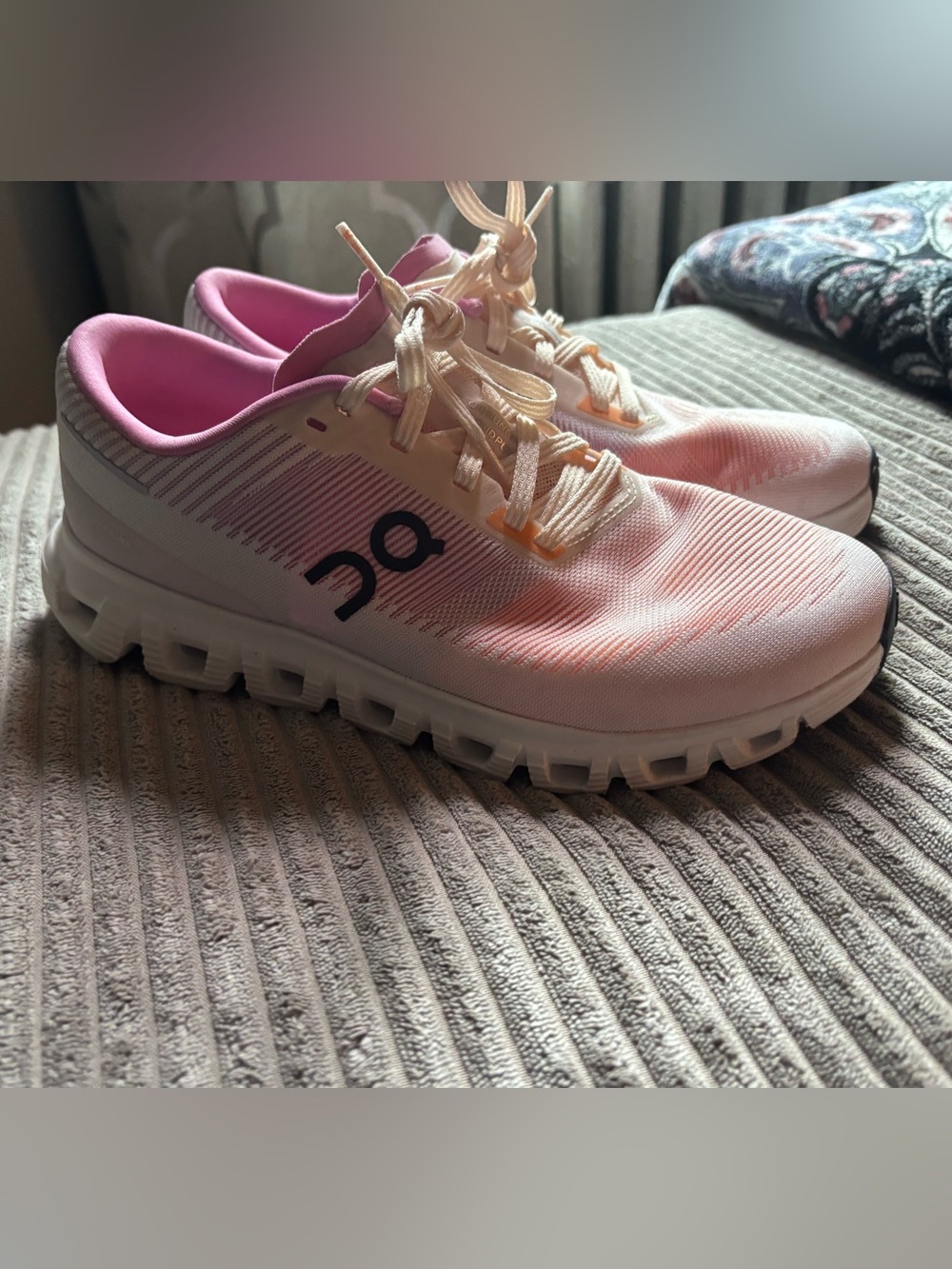 On Cloud Running Cloud Push Women's Sneakers